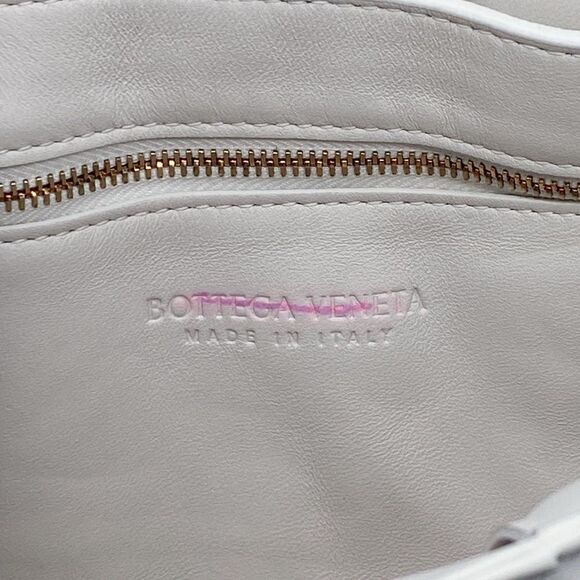 Bottega Veneta The Cassette Padded Leather Crossbody Bag - Picture 13 of 16